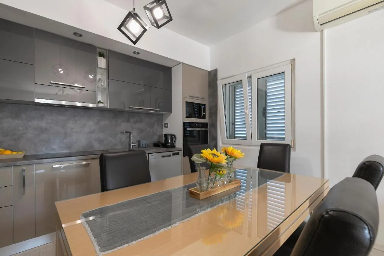 Apartman Dado Bibinje 0*,